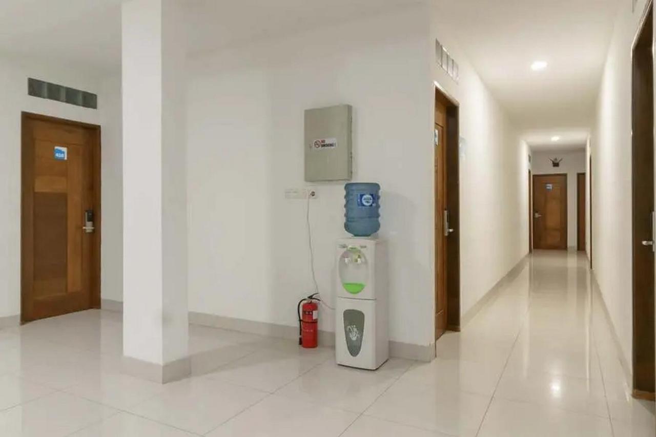 Reddoorz Plus @ Cemara Asri Медан Екстериор снимка