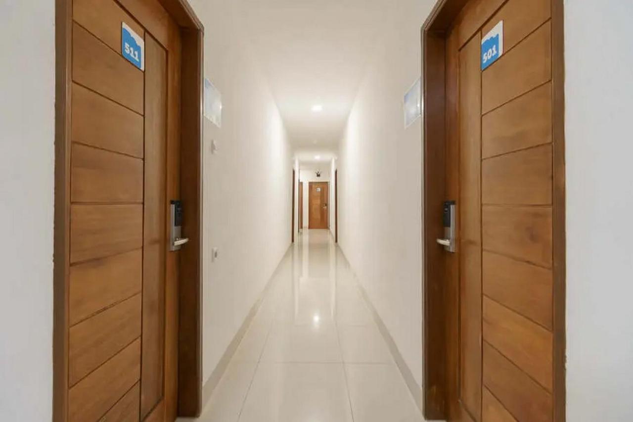 Reddoorz Plus @ Cemara Asri Медан Екстериор снимка
